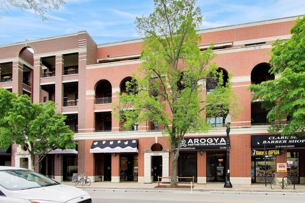 Unit for sale at 4743 N CLARK Street, Chicago, IL 60640