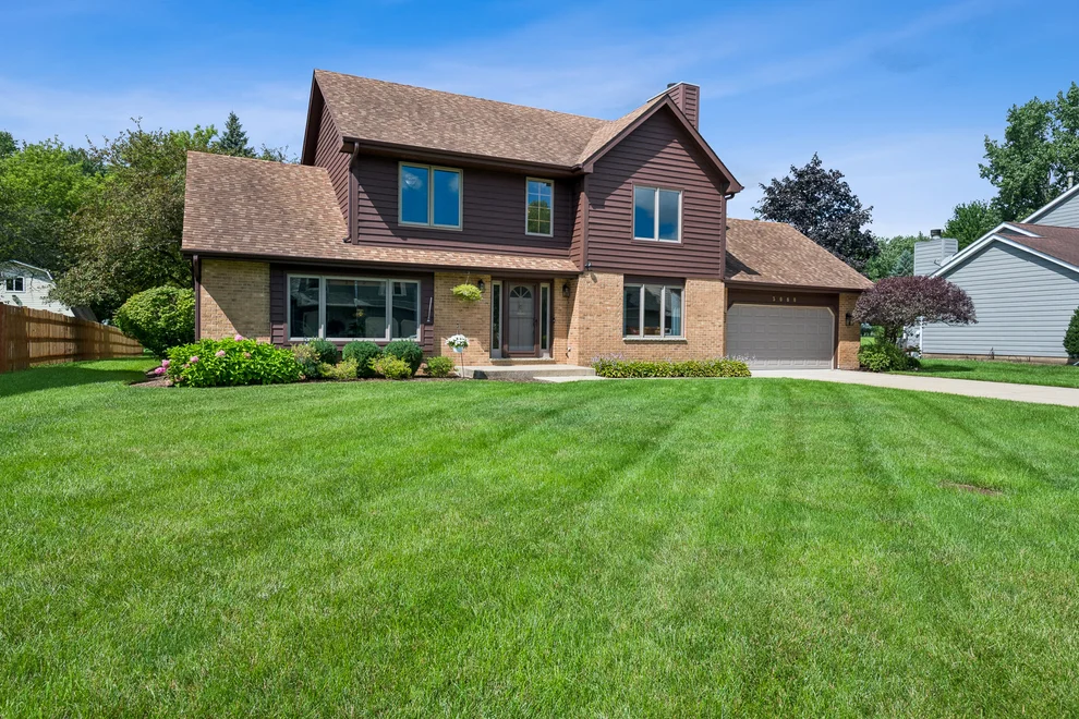 Unit for sale at 3080 Mini Drive, Wadsworth, IL 60083