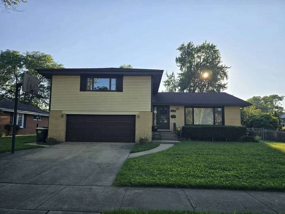 Unit for sale at 14 N Forrest Avenue, Arlington Heights, IL 60004