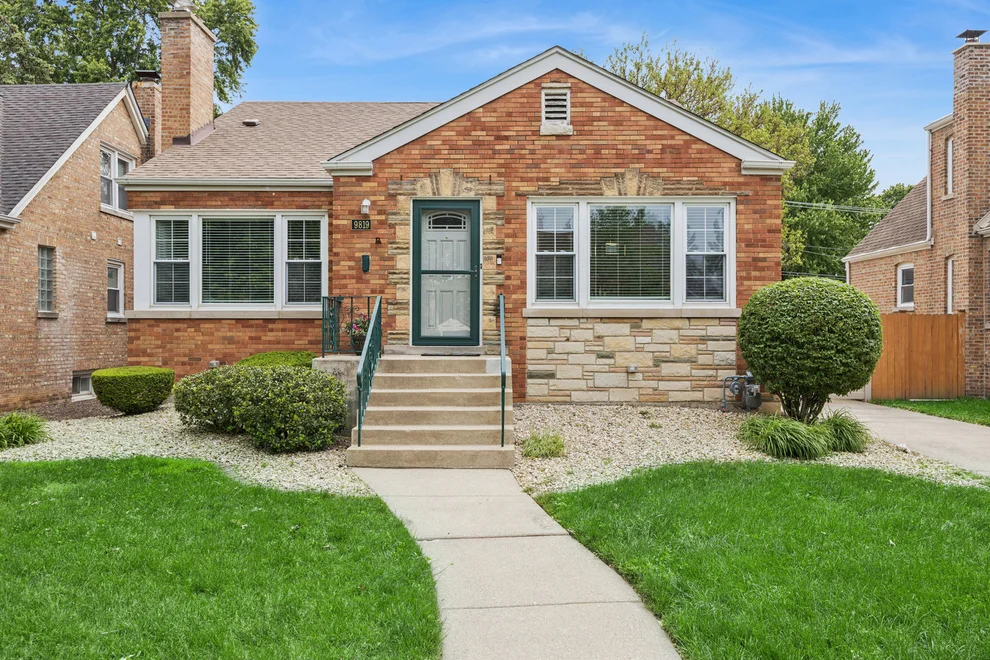 Unit for sale at 9819 S Millard Avenue, Evergreen Park, IL 60805