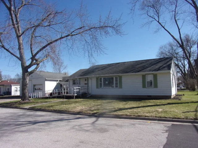Unit for sale at 130 W Murphy Street, Pontiac, IL 61764