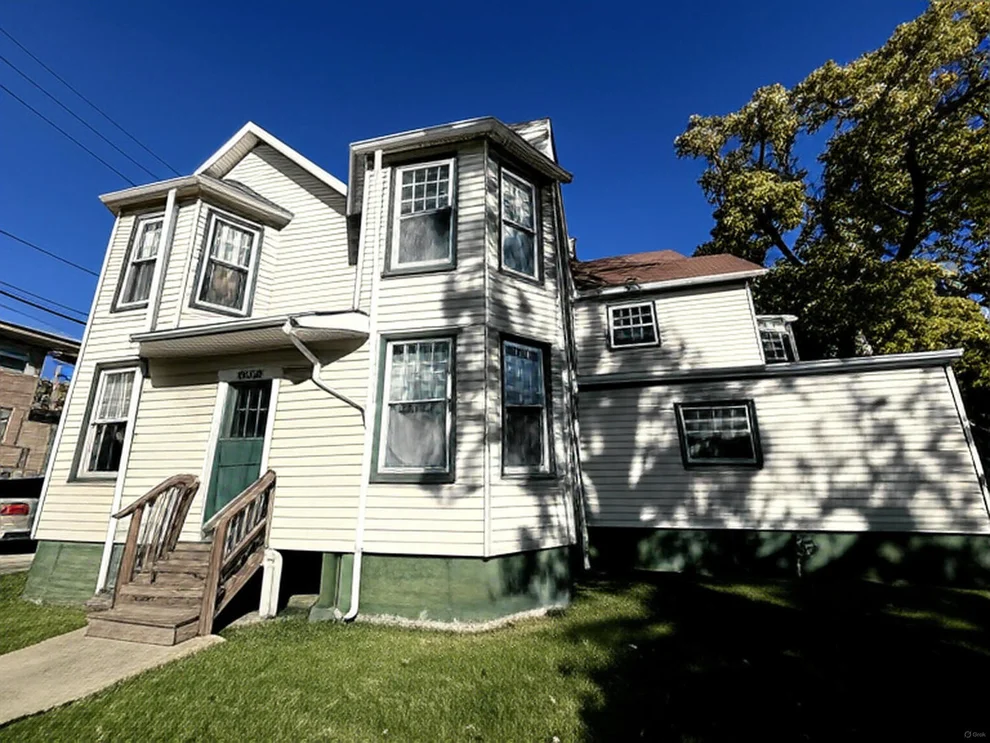 Unit for sale at 4118 W Cullom Avenue, Chicago, IL 60641