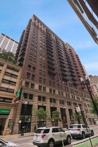 Unit for sale at 212 W Washington Street, Chicago, IL 60606