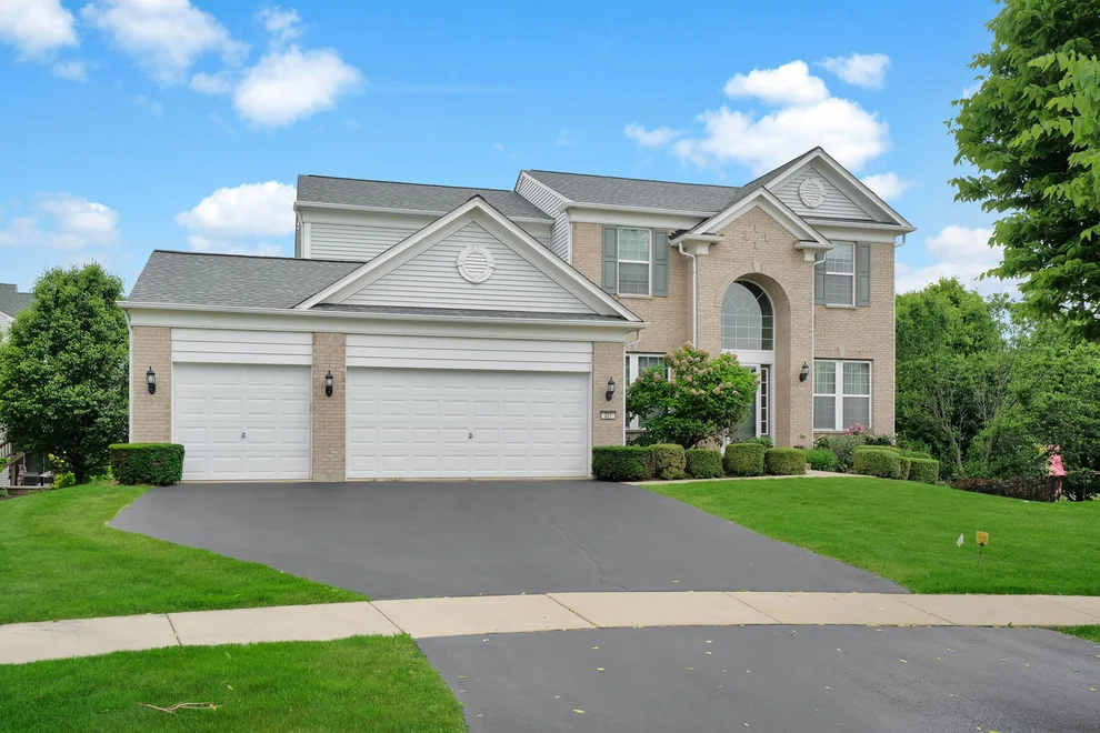 Unit for sale at 321 Parker Place, Oswego, IL 60543