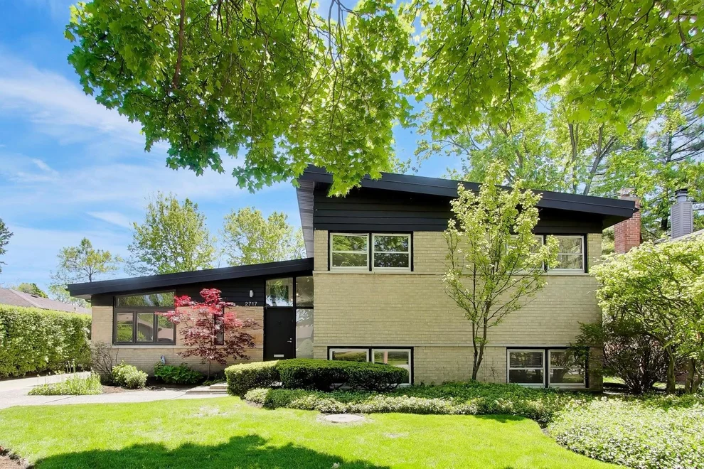 Unit for sale at 2717 Lincoln Lane, Wilmette, IL 60091