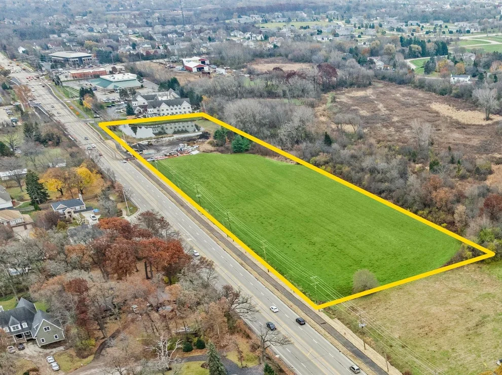 Unit for sale at 0 Hunt Club Road, Gurnee, IL 60031
