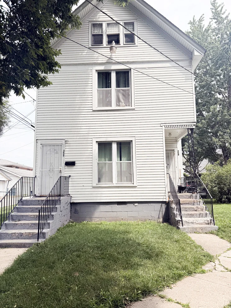Unit for sale at 355 E Bourbonnais Street, Kankakee, IL 60901