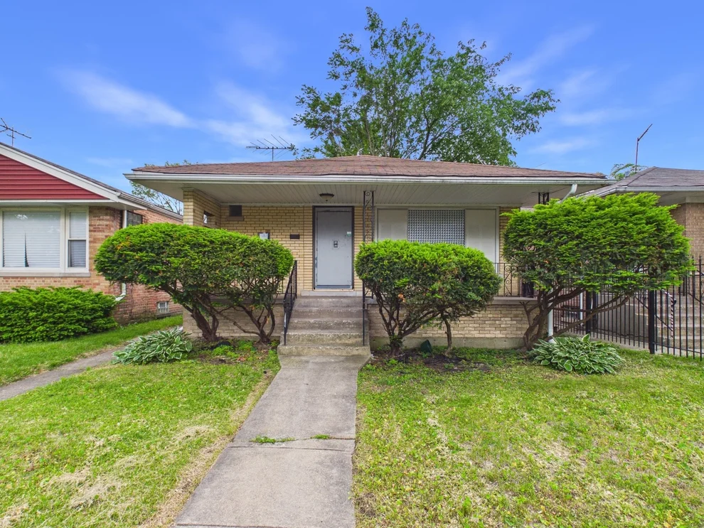 Unit for sale at 703 W 116th Street, Chicago, IL 60628