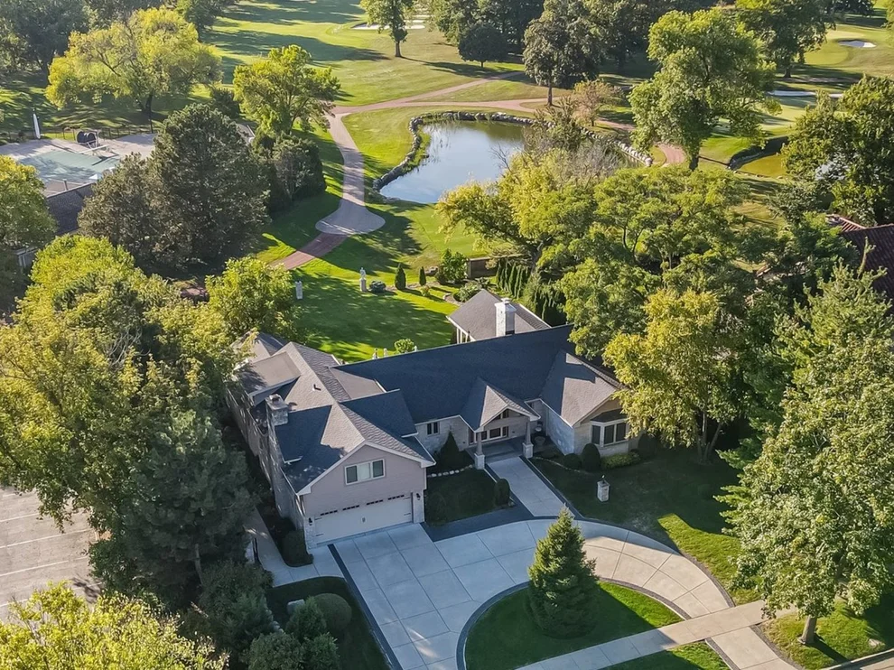 Unit for sale at 710 N Prospect Avenue, Park Ridge, IL 60068