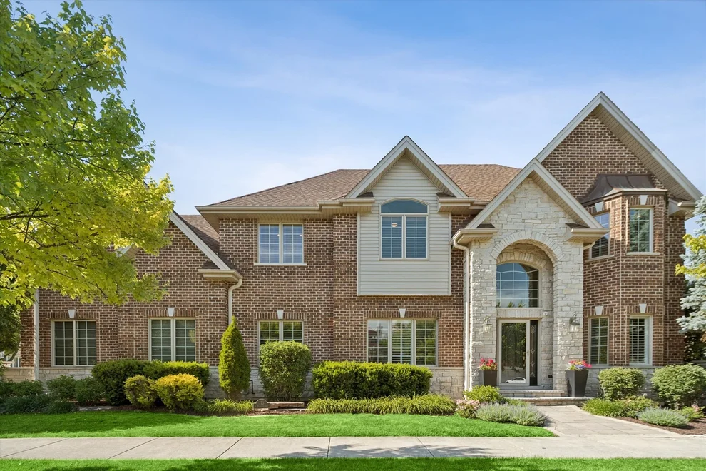 Unit for sale at 773 S Fairfield Avenue, Elmhurst, IL 60126
