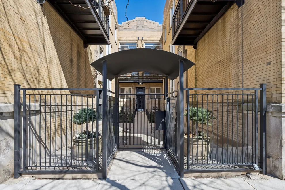 Unit for sale at 2547 N Clark Street, Chicago, IL 60614