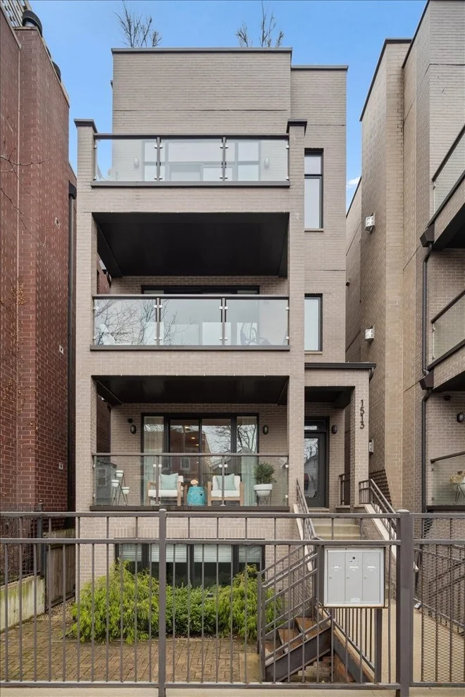 Unit for sale at 1513 W Walton Street, Chicago, IL 60642