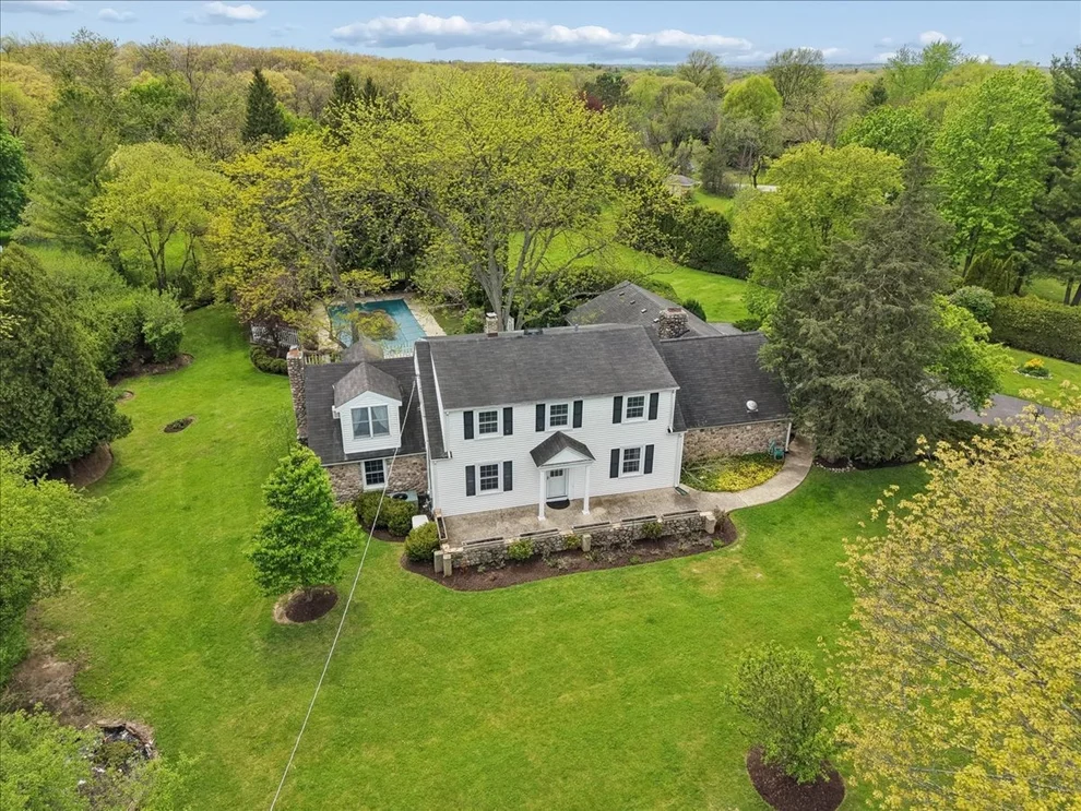 Unit for sale at 44 W Indian Trail Road, Tower Lakes, IL 60010