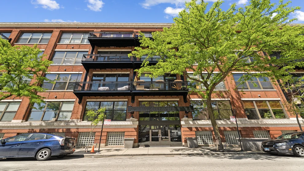 Unit for sale at 1040 W Adams Street, Chicago, IL 60607