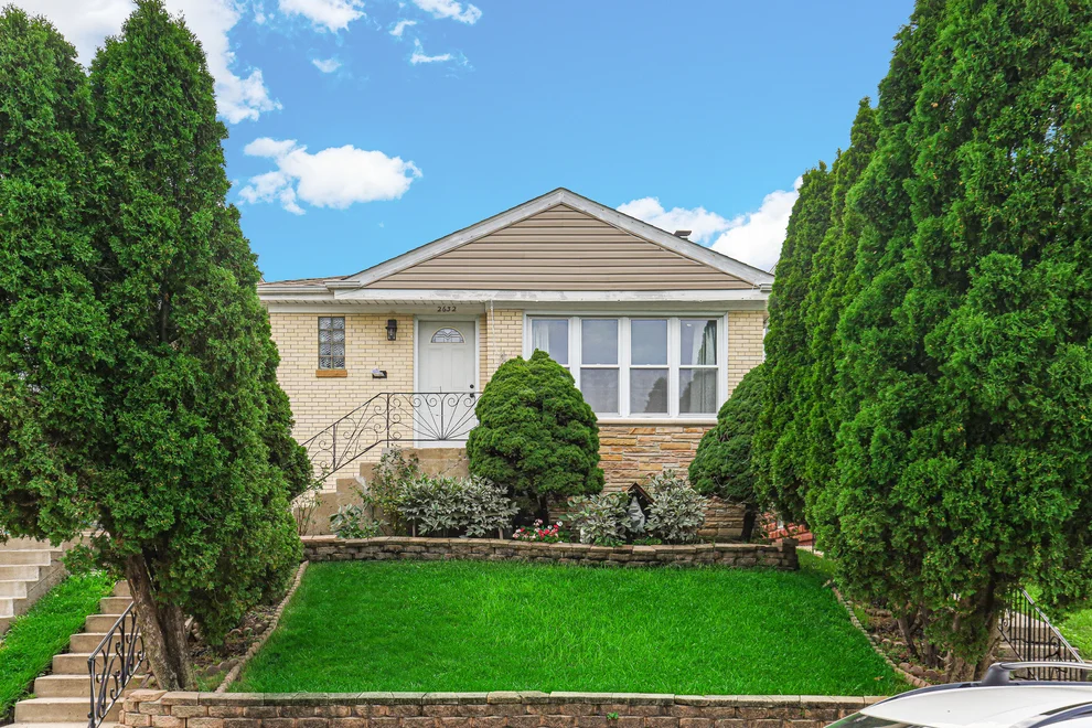 Unit for sale at 2632 N Merrimac Avenue, Chicago, IL 60639
