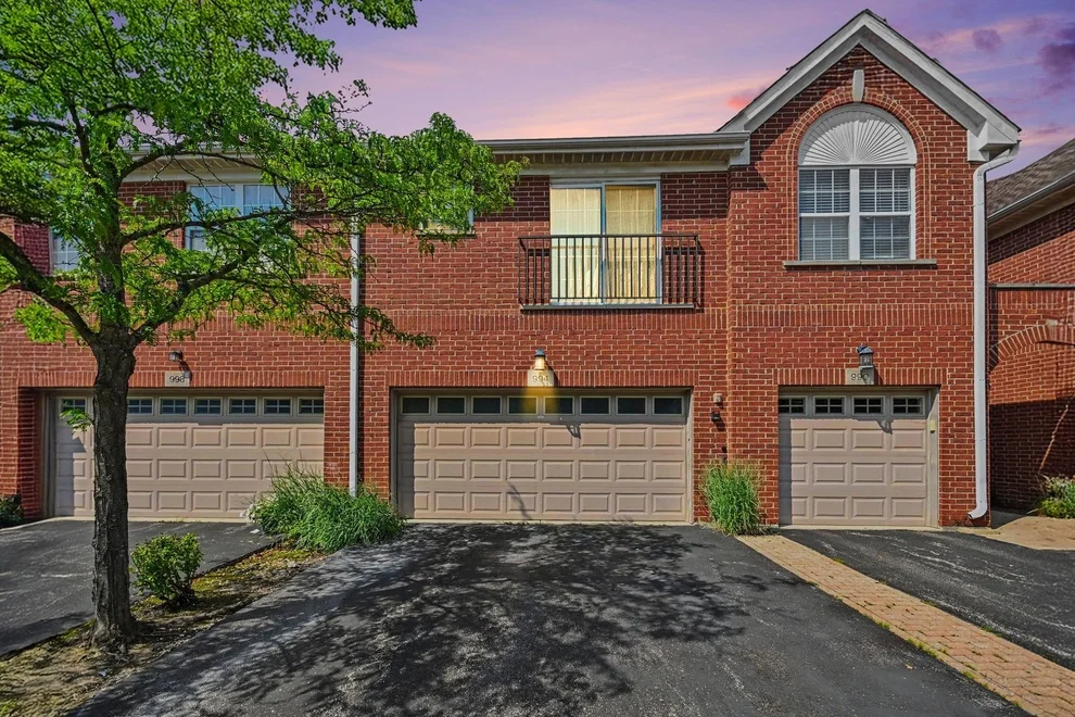 Unit for sale at 994 Kensington Drive, Northbrook, IL 60062