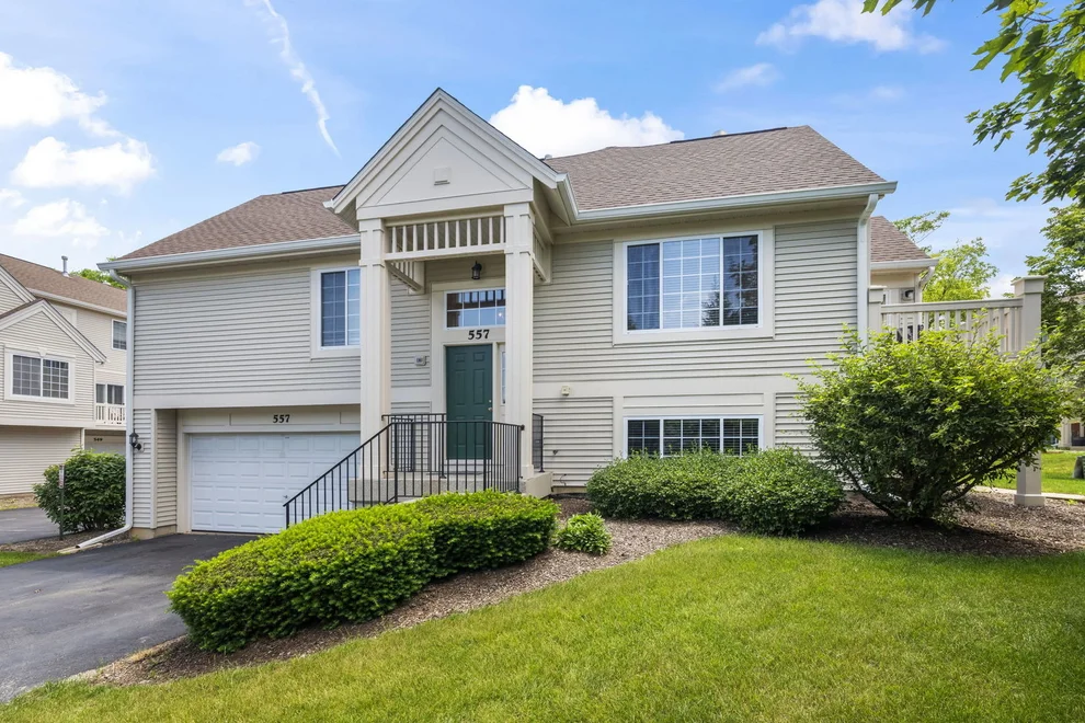 Unit for sale at 557 Cary Woods Circle, Cary, IL 60013