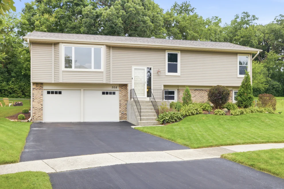 Unit for sale at 308 Nelson Court, Bolingbrook, IL 60440