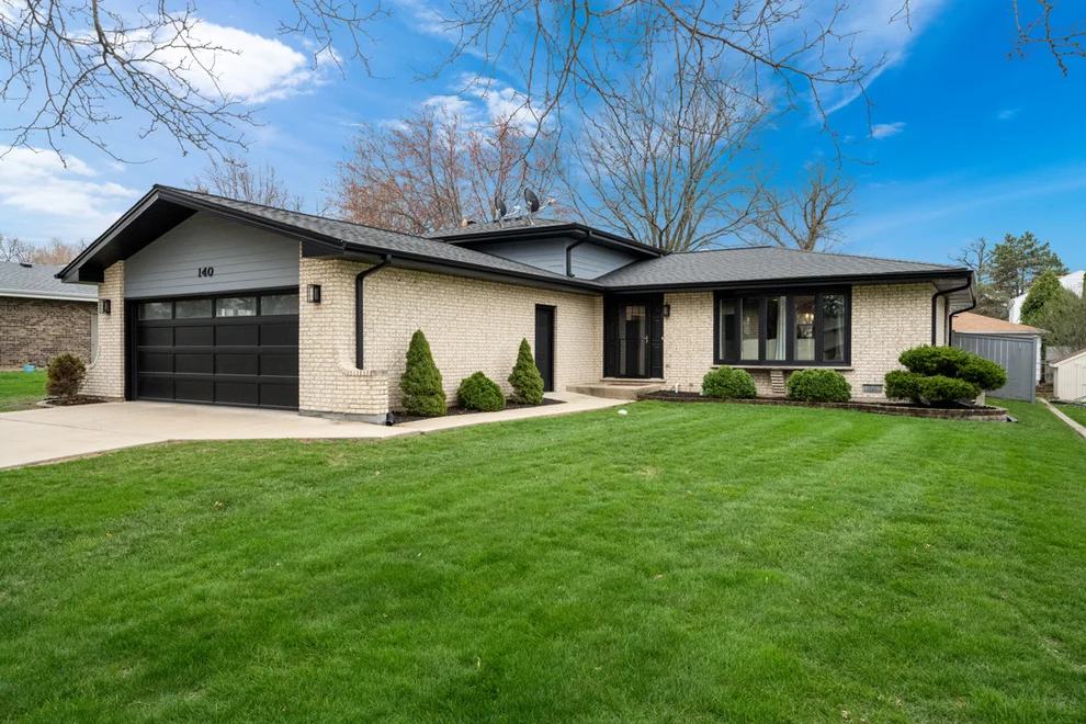 Unit for sale at 140 Spring Oaks Drive, Wood Dale, IL 60191