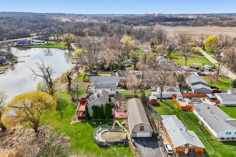 Unit for sale at 27884 W Riverside Drive, Antioch, IL 60002