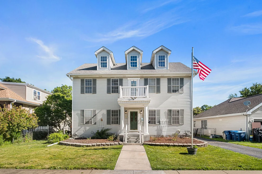Unit for sale at 1316 Whitcomb Avenue, Des Plaines, IL 60018