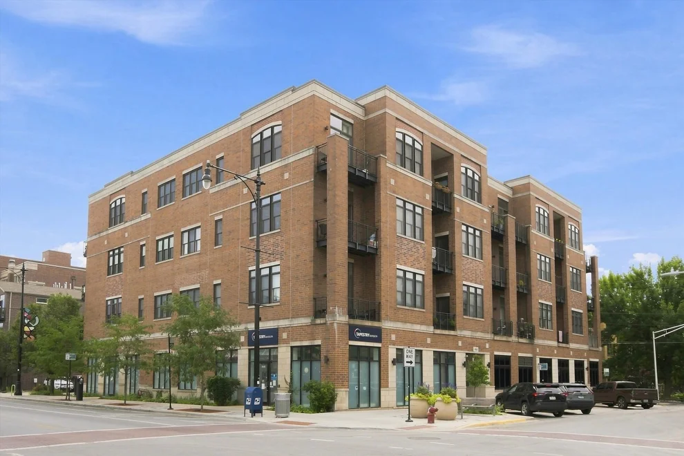 Unit for sale at 4755 N Washtenaw Avenue, Chicago, IL 60625
