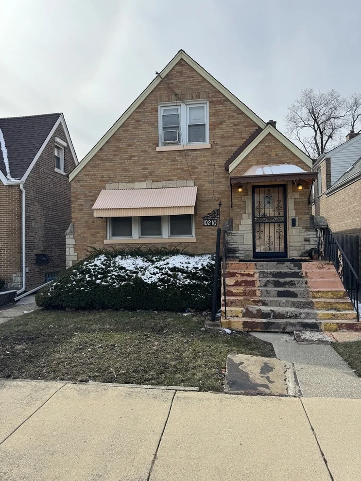 Unit for sale at 10210 S Prairie Avenue, Chicago, IL 60628