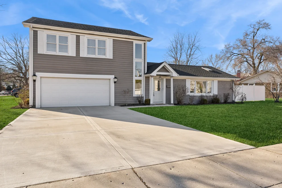 Unit for sale at 1370 Northmoor Court, Northbrook, IL 60062