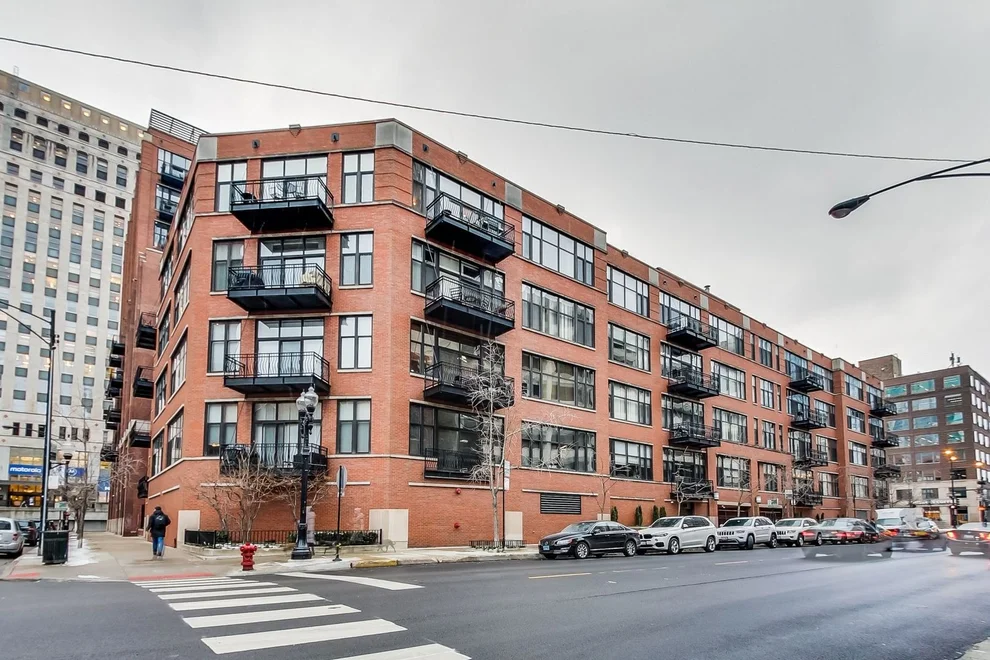 Unit for sale at 333 W HUBBARD Street, Chicago, IL 60654