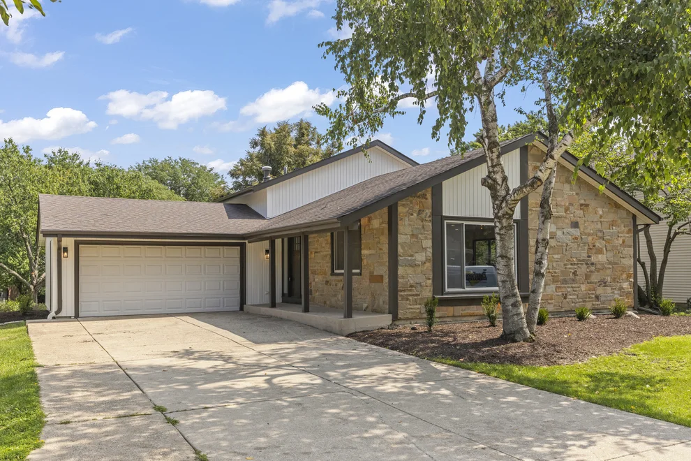 Unit for sale at 6557 Raintree Court, Lisle, IL 60532