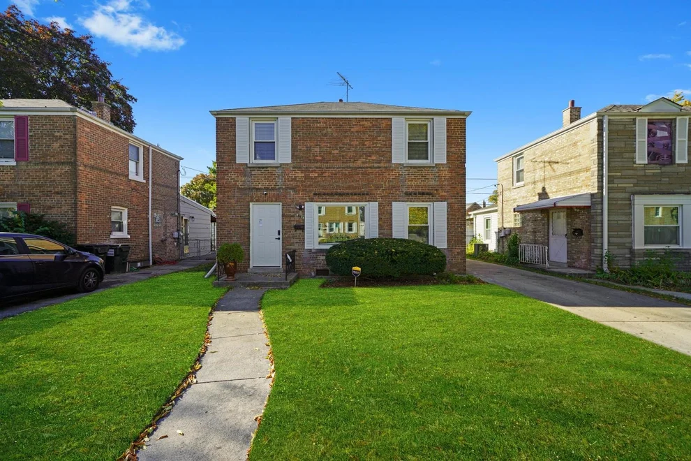 Unit for sale at 1714 N 73rd Court, Elmwood Park, IL 60707