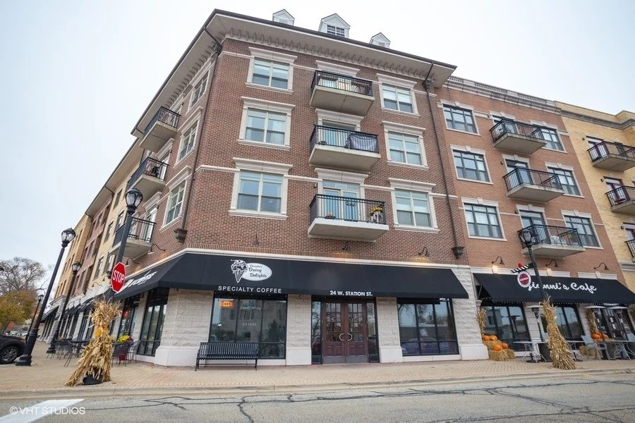 Unit for sale at 24 W Station Street, Palatine, IL 60067
