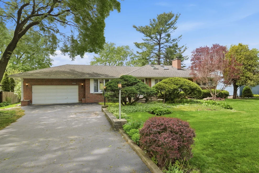 Unit for sale at 3934 Elm Street, Downers Grove, IL 60515