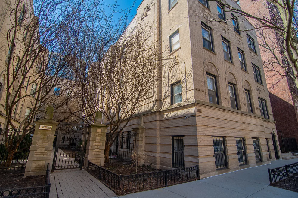 Unit for sale at 2730 N PINE GROVE Avenue, Chicago, IL 60614