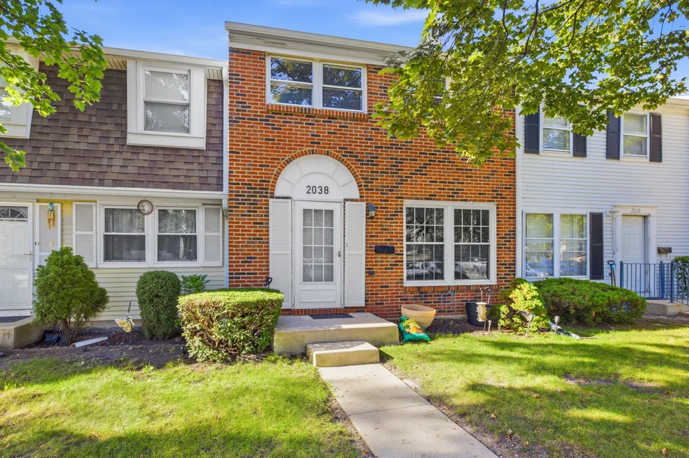 Unit for sale at 2038 Farnham Court, Schaumburg, IL 60194
