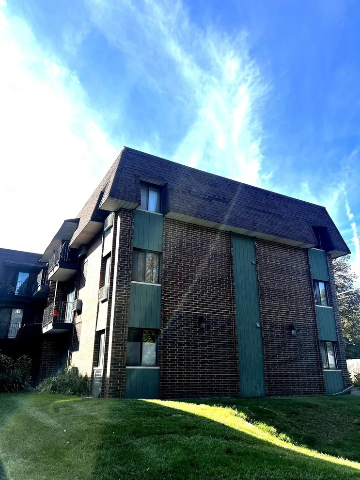 Unit for sale at 4942 Douglas Road, Downers Grove, IL 60515