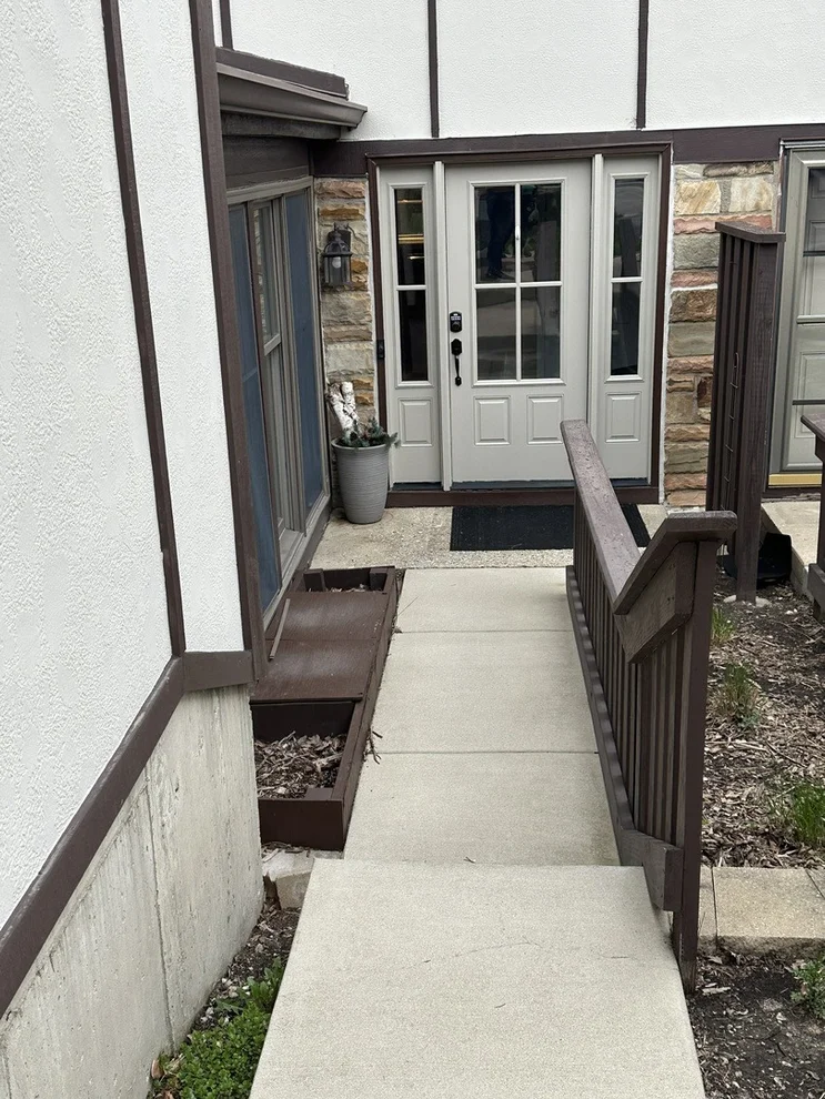 Unit for sale at 32 White Oak Circle, St. Charles, IL 60174