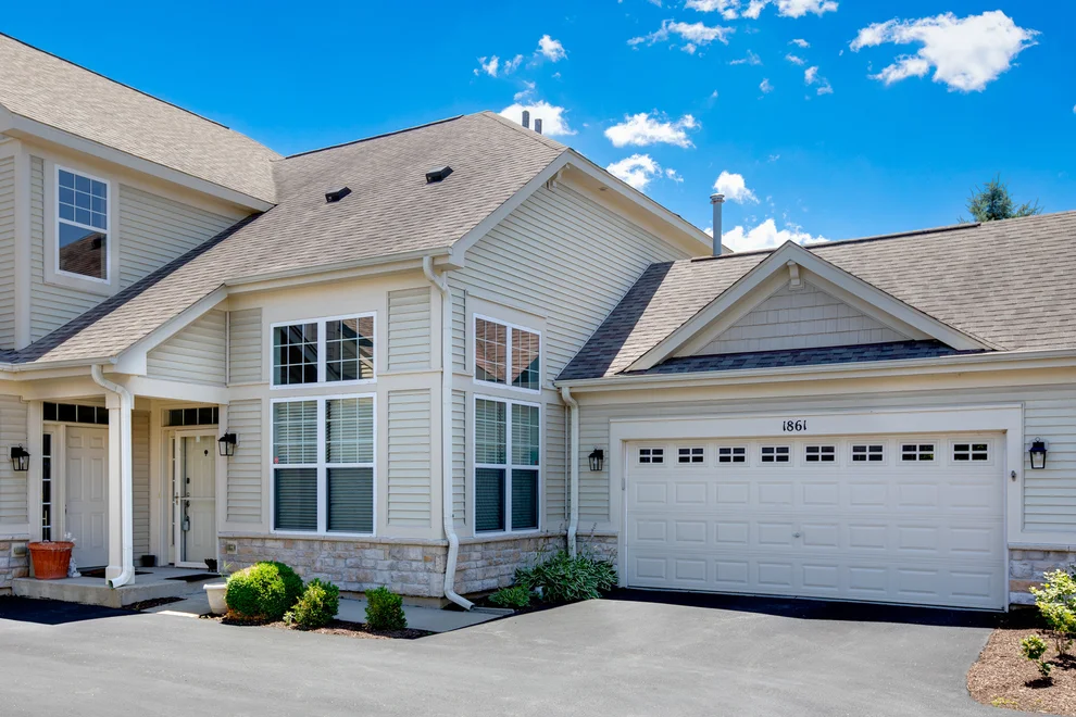 Unit for sale at 1861 Foxridge Court, Aurora, IL 60502