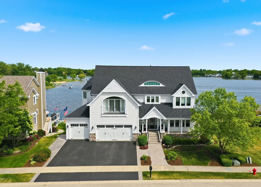 Unit for sale at 820 Peninsula Drive, Wauconda, IL 60084