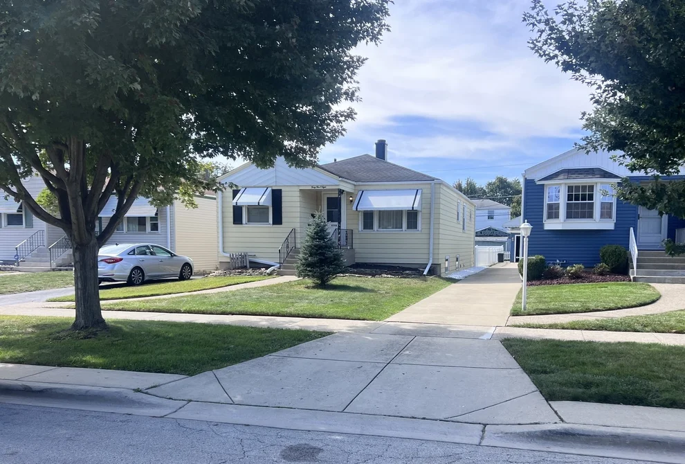 Unit for sale at 4508 WENONAH Avenue, Forest View, IL 60402