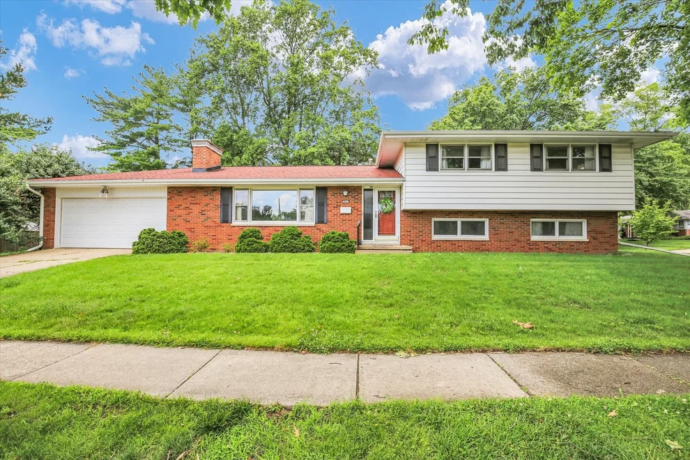 Unit for sale at 2017 S Cottage Grove Avenue, Urbana, IL 61801