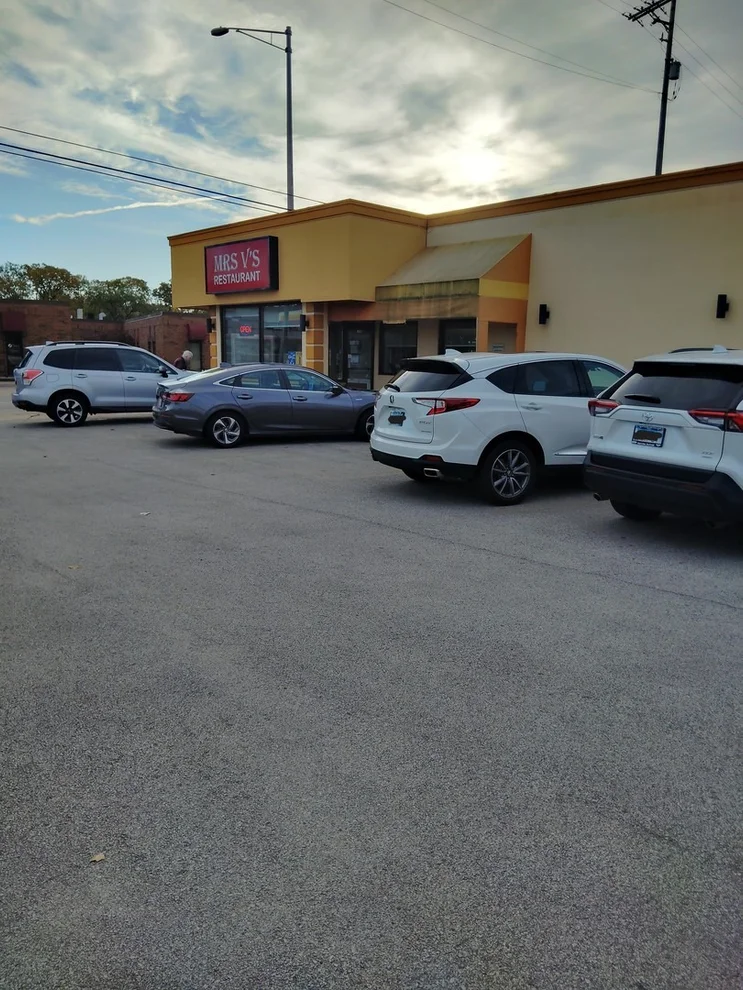 Unit for sale at 1640 S River Road, Des Plaines, IL 60018