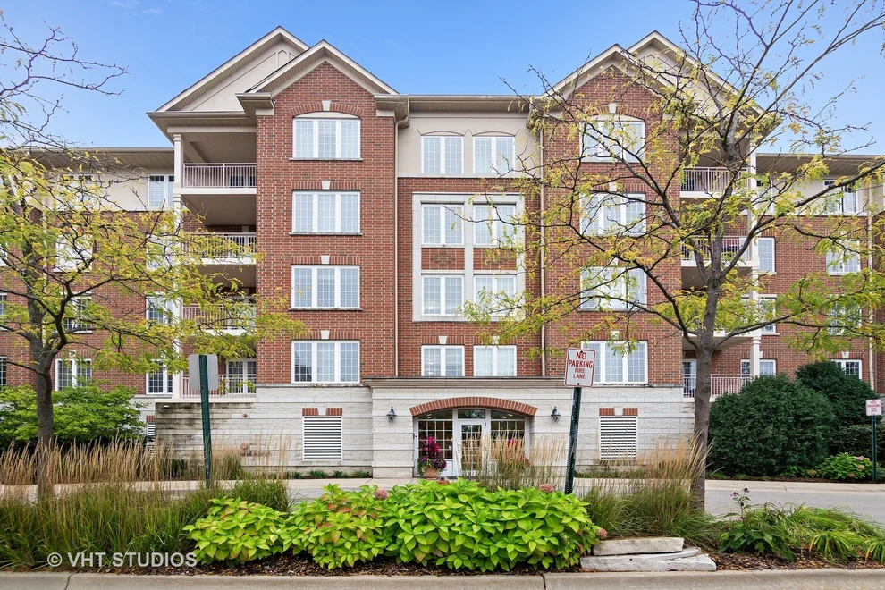 Unit for sale at 610 Robert York Avenue, Deerfield, IL 60015