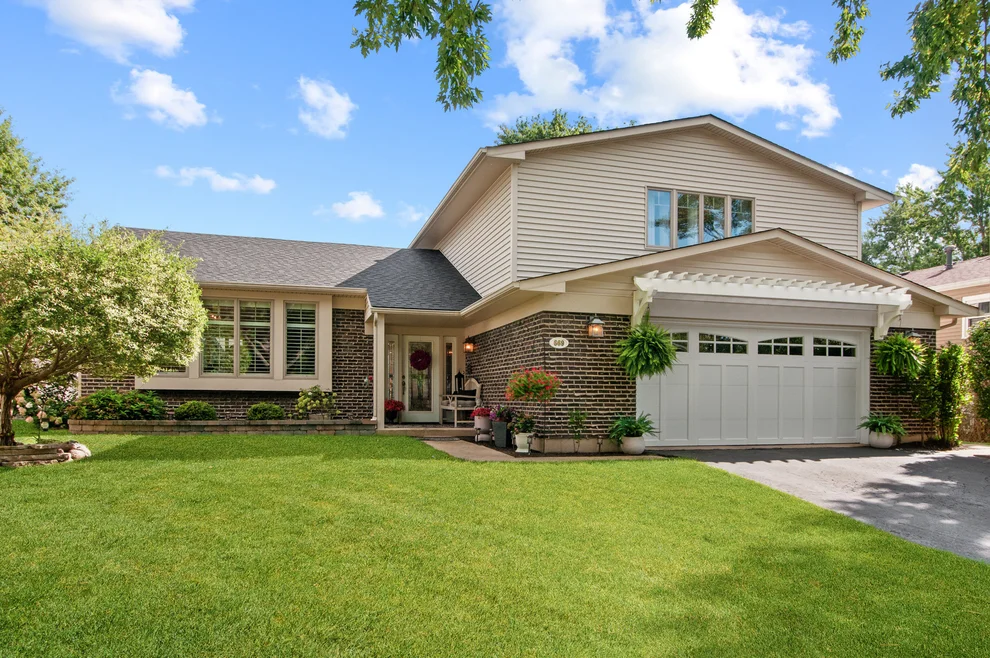 Unit for sale at 669 Kensington Way, Bolingbrook, IL 60440