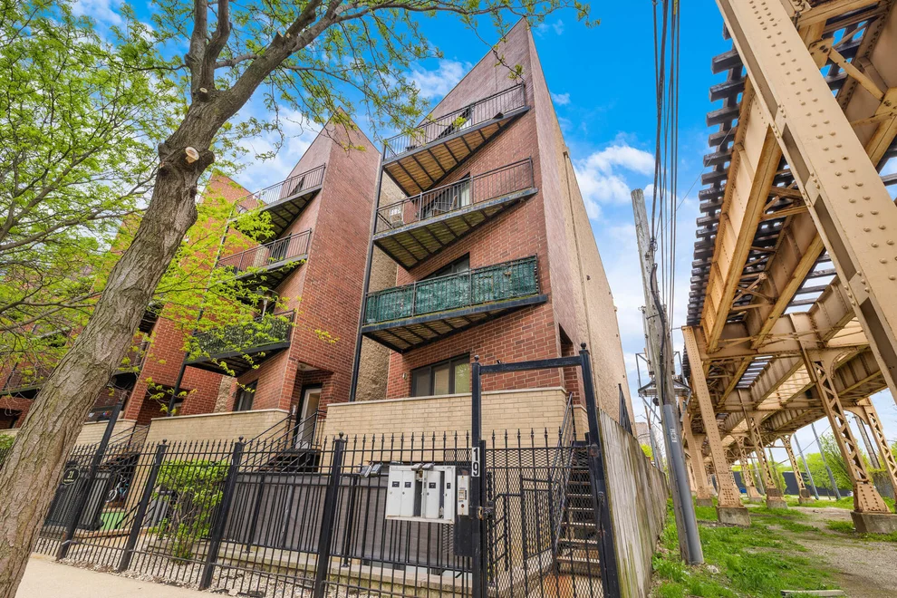 Unit for sale at 19 E 26th Street, Chicago, IL 60616