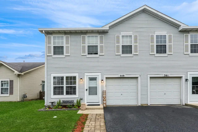 Unit for sale at 359 Reston Circle, Romeoville, IL 60446