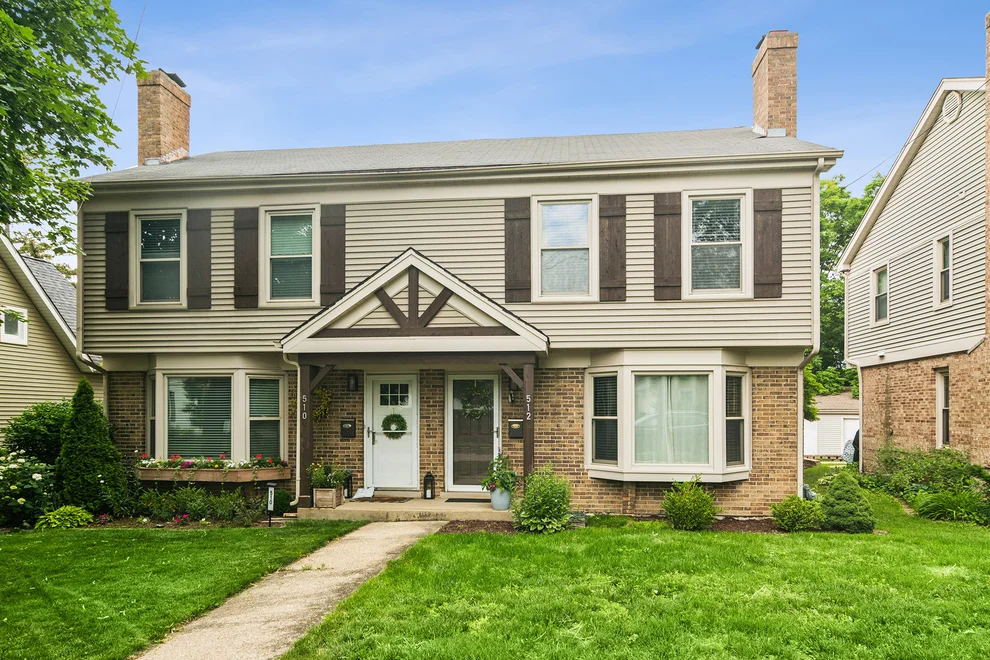Unit for sale at 512 E Russell Street, Barrington, IL 60010