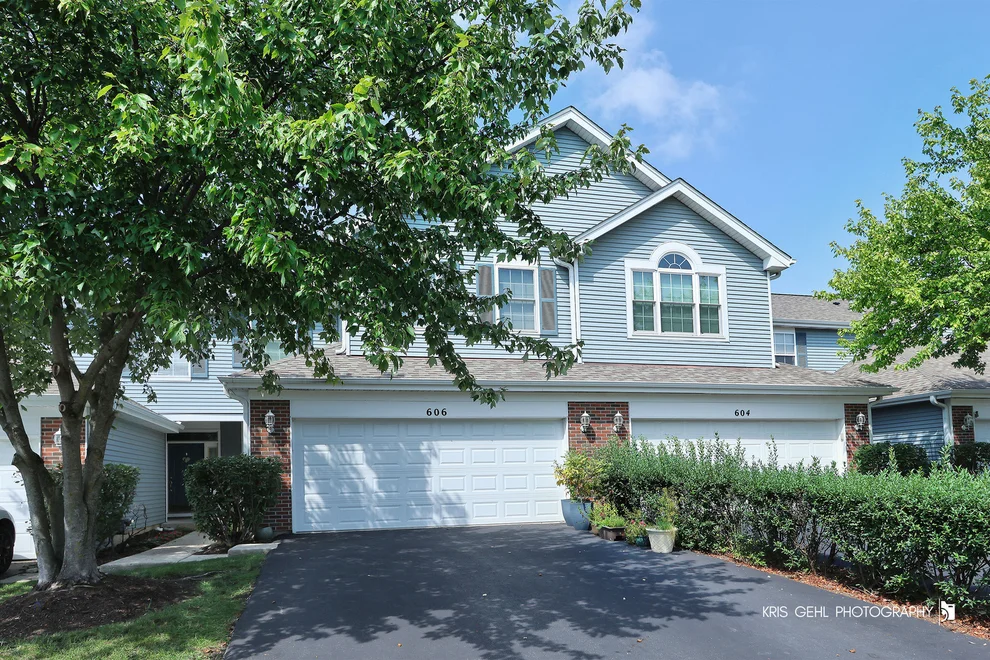 Unit for sale at 606 Howard Avenue, East Dundee, IL 60118