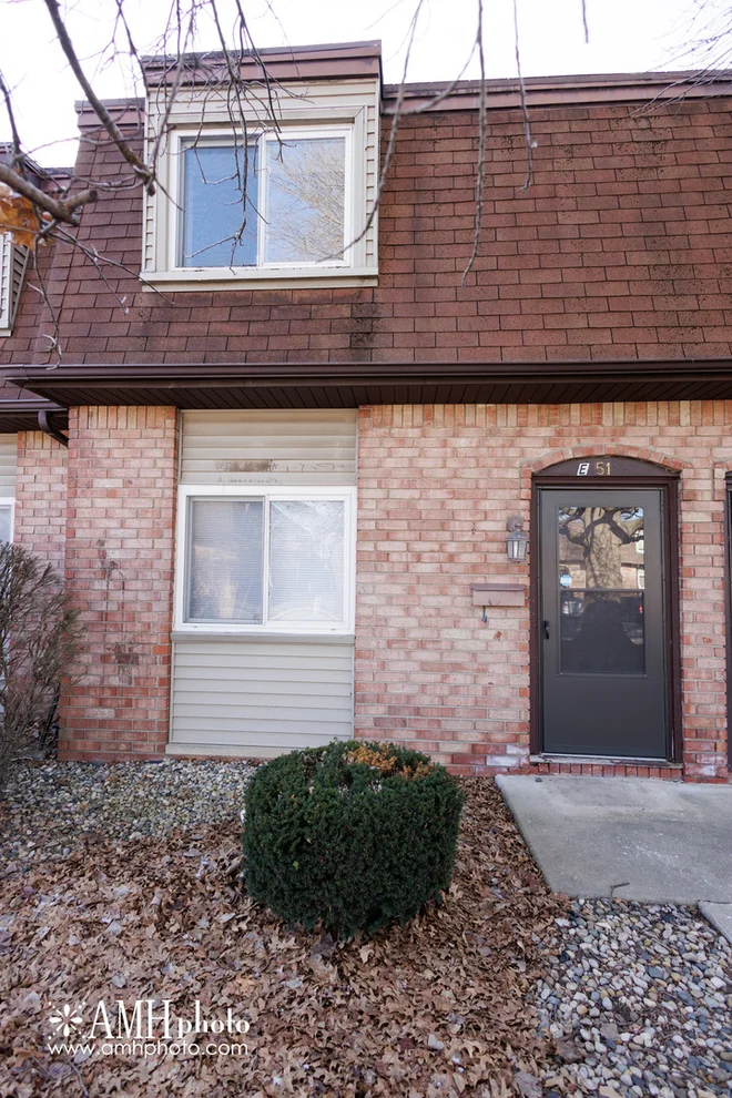 Unit for sale at 1119 S Curtis Avenue, Kankakee, IL 60901