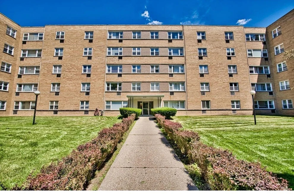 Unit for sale at 6161 N Hoyne Avenue, Chicago, IL 60659